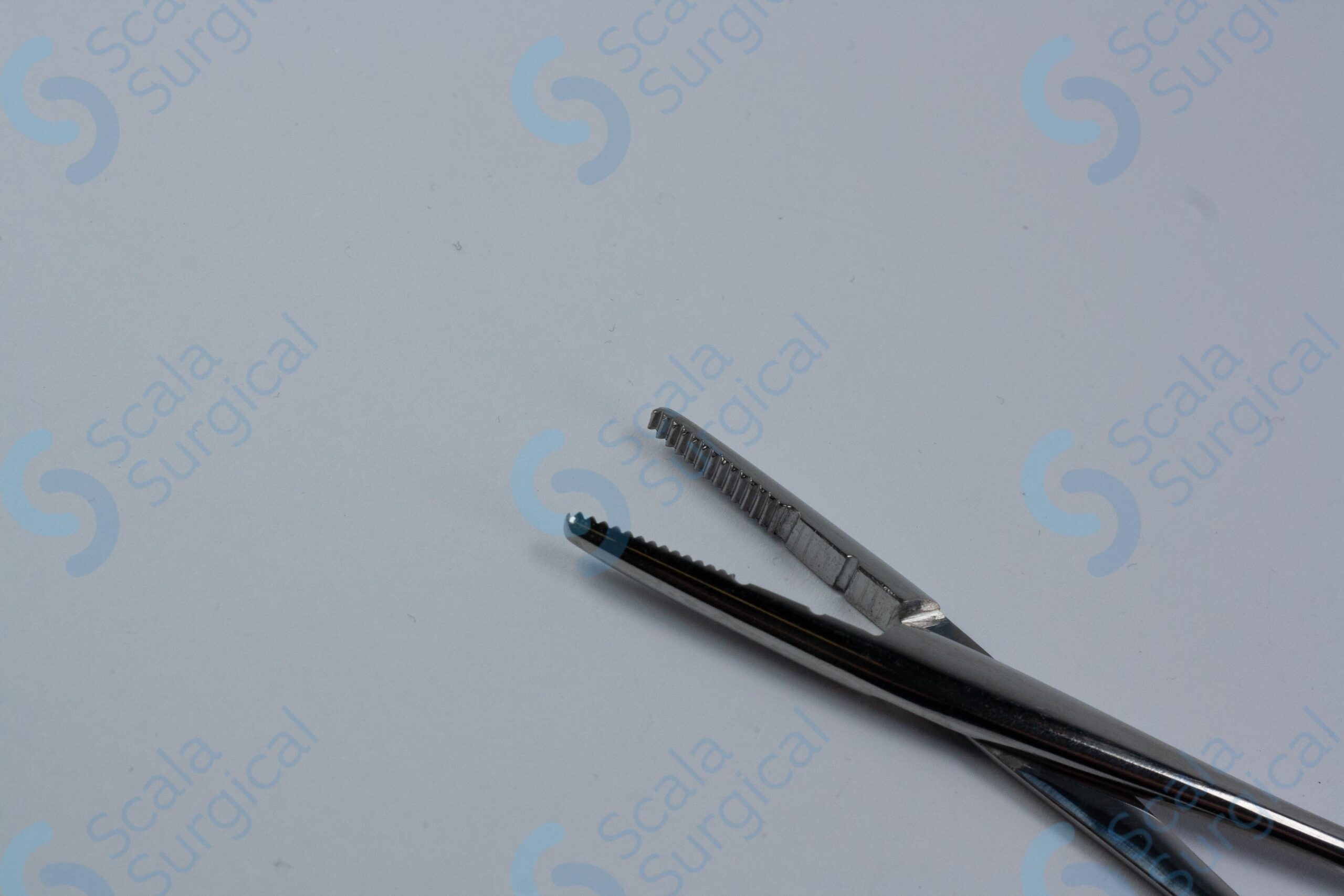 HSI-326 BRUCE-CLARKE NEEDLE HOLDER WITH SCREW JOINT OPEN FLAT HSI-326 BRUCE-CLARKE NEEDLE HOLDER WITH SCREW JOINT OPEN FLAT