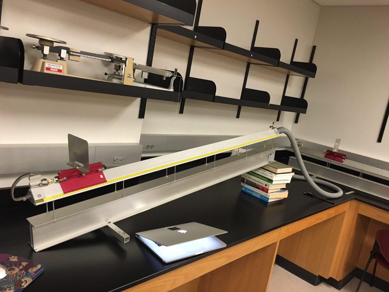 PHY-MECH-58 CONSERVATION OF ENERGY TRACK APPARATUS PHY-MECH-58 CONSERVATION OF ENERGY TRACK APPARATUS