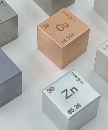PHY-SOL-002 (CUBES-BLOCKS) (METAL/NONMETAL) WITHOUT HOOK